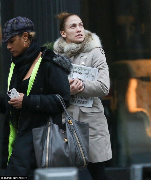 Jennifer Lopez is unrecognizable without make-up